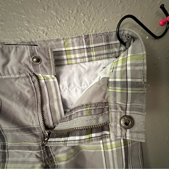 Hurley Shorts Size 5 Boys Gray and Green Plaid Polyester Boarding Shorts NWOT - Picture 7 of 12